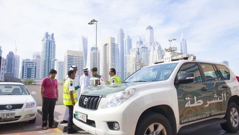 اعتقال إيرلندي يتزعم شبكة إجرام دولية أثناء إقامته في دبي