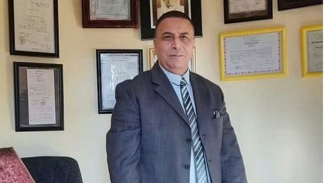 الحكم بالسجن 4 سنين على خبير اقتصادي جزائري.. بعد انتقاد أحد المشاريع