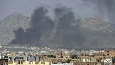 انفجارات بمحيط مطار الحديدة.. وواشنطن ترجح تصاعد حدة المعارك