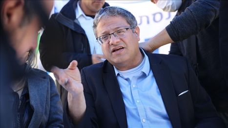 بن غفير يقتحم الحرم الإبراهيمي ويهدد أهالي الخليل.. "سأجعل حياتهم جحيما"
