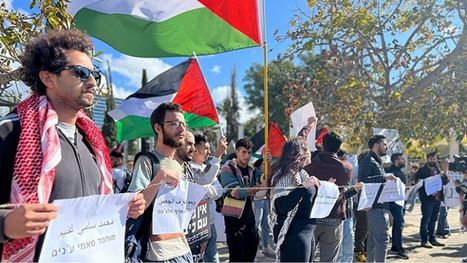 طلبة فلسطينيون بجامعة تل أبيب يتظاهرون رفضا لاعتداءات الاحتلال