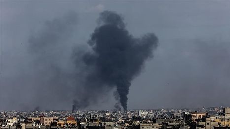 "احتضان جثمان".. مصور من غزة يفوز بجائزة أفضل صورة عالمية (شاهد)