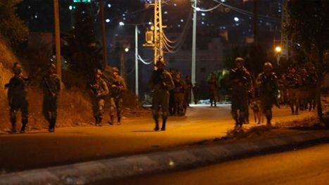قوات الاحتلال تهاجم الفلسطينيين في مركز اقتراع جنوب الخليل