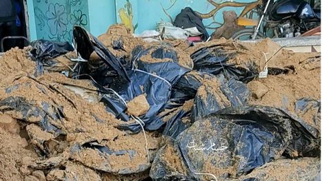 بعد تحقيق أمريكي مروع حماس تطالب بملاحقة قادة الاحتلال على تجريف جثث الشهداء