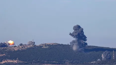 "القسام" تقصف مواقع للاحتلال برشقة صاروخية من جنوب لبنان