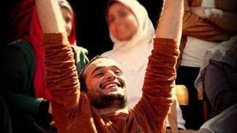 7 قضايا خلال عامين.. السلطات المصرية تعتقل الكاتب والشاعر أحمد دومة