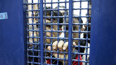 صحيفة عبرية تكشف إخفاء مصلحة السجون تجويع الأسرى الفلسطينيين