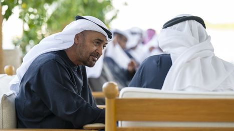 فيديو قديم للأمير نايف ومحمد بن زايد يشعل سجالا سعوديا إماراتيا (شاهد)