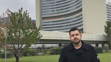 حكومة النمسا تهدد بإلغاء الإقامة الدائمة للصحفي ريتشارد ...