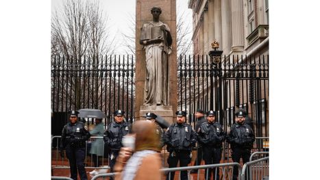 استقالة رئيسة جامعة كولومبيا المؤقتة.. قدمت تنازلات ...