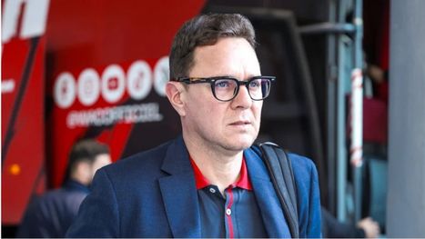 الوداد ينهي ارتباطه مع المدرب بن هاشم بعد الخروج من كأس الاتحاد الأفريقي