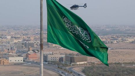 عكاظ تحذف مقالا لكاتب سعودي هاجم شعوب دول عربية عكاظ تحذف مقالا لكاتب سعودي هاجم شعوب دول عربية