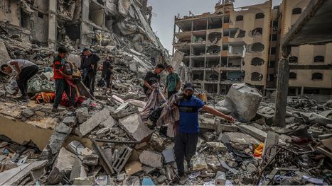 الاحتلال يسرق ركام غزة لحرمان الفلسطينيين من إعادة الإعمار الاحتلال يسرق ركام غزة لحرمان الفلسطينيين من إعادة الإعمار