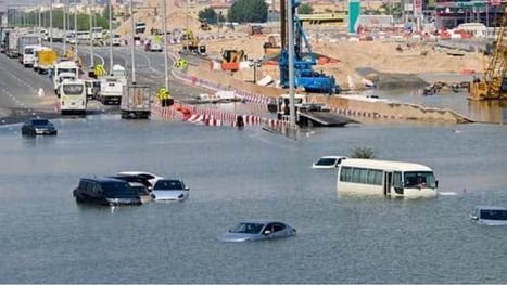 الإمارات تخصص نصف مليار دولار لمعالجة آثار الفيضانات