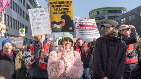 مئات كبار موظفي الدولة بألمانيا يطالبون بوقف تزويد "إسرائيل" بالسلاح
