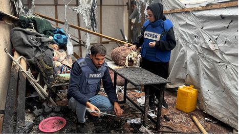 تفاصيل اللحظات الأولى لقصف الصحفيين جنوب قطاع غزة.. جسدٌ ...