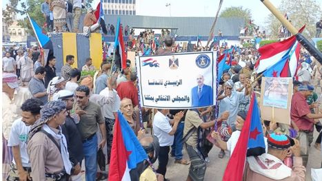 جنود انفصاليون يتظاهرون جنوب اليمن ويهتفون ضد السعودية (شاهد)