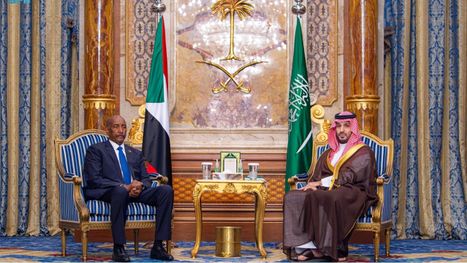 ابن سلمان يلتقي عبد الفتاح البرهان في مدينة جدة (شاهد)