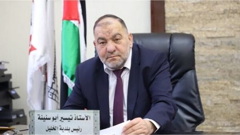 الاحتلال يفرج عن رئيس بلدية الخليل بعد اعتقال دام 8 شهور