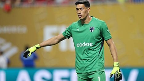 حارس أرجنتيني يلكم لاعب الخصم بوحشية في الدوري الإسباني (شاهد)