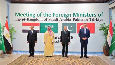 عبد الخالق عبد الله: الرباعي الذي اجتمع بباكستان ولد ليموت.. وردود