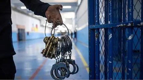 من المراقبة الإلكترونية لشراء الحرية عربي21 تبرز تعامل الدول العربية مع أزمة السجون من المراقبة الإلكترونية لشراء الحرية عربي21 تبرز تعامل الدول العربية مع أزمة السجون