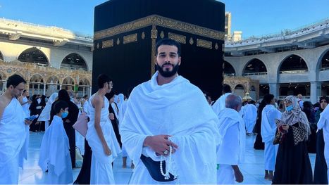 السعودية تمنع رحالة مصريا شهيرا من التوجه للحج (شاهد)