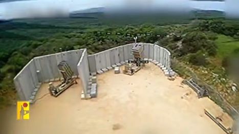 مشاهد مثيرة لضرب مسيرة بطارية قبة حديدية بمستوطنة شمال فلسطين (شاهد)