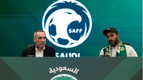 دونيس يكشف قائمة المنتخب السعودي استعداد لمونديال 2026