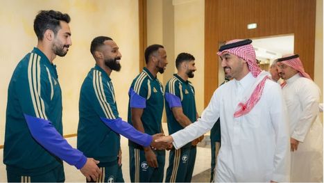 نقلها وزير الرياضة.. بن سلمان يوجه رسالة للاعبي السعودية قبل سفرهم لأمريكا