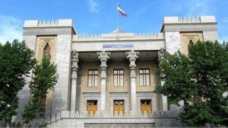 الخارجية الإيرانية تحذر: الهجمات الأمريكية تضر بال