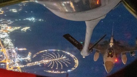 طائرات حربية أمريكية تتزود بالوقود فوق "جميرا" الإماراتية (ش