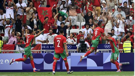 المغرب يضرب العراق بثلاثية ويتأهل لربع النهائي متصدرا ...