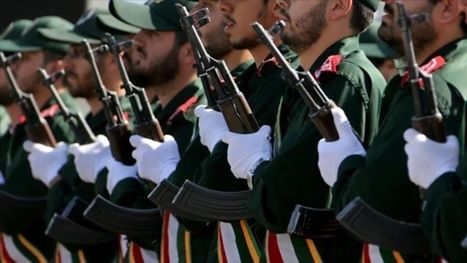 بينهم أسماء مشهورة.. 26 مليون إيراني يتطوعون للدفاع عن البلاد