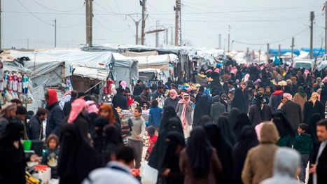 العراق يعيد إلى أراضيه 160 من عائلات "تنظيم الدولة" من مخيم الهول بسوريا