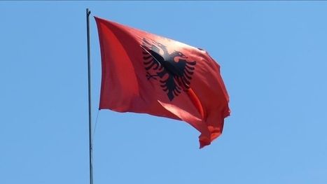 ماذا فعل الجمهور الألباني مع منتخب الاحتلال الإسرائيلي في تيرانا؟ (شاهد)