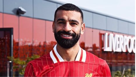 محمد صلاح يعلق على تتويجه بجائزة جديدة مع ليفربول ...