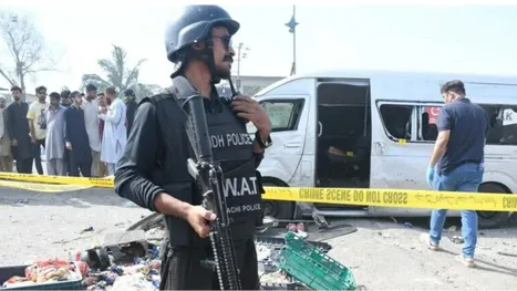 قتلى وعشرات الجرحى بانفجار في مسجد لقيادة الشرطة غربي باكستان