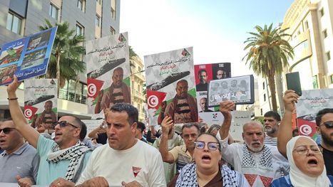مسيرة احتجاجية بتونس لإطلاق سراح نشطاء أسطول الصمود.. "تجريم التضامن خيانة عظمى"