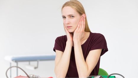 ​5 تمارين تمدد بسيطة لمعالجة طنين الأذن
