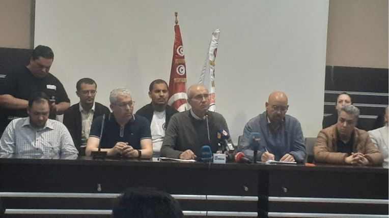 محامو تونس يقررون الإضراب بعد اقتحام مقرهم واختطاف محامية