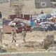 جنود مصريون خلال إخلاء منازل سكان رفح المصرية- شهاب