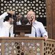 مالك مانشستر يونايتد اليهودي افرام جليزر على منبر بمسجد في الرياض