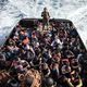 قارب لمهاجرين يحاولون الوصول إلى أوروبا - جيتي
