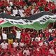 جماهير المغرب ترفع علم فلسطين- موروكو وورلد نيوز