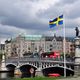 السويد - استكهولم - العلم السويدي قرب جسر دجورغاردسبورن.jpg