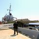 سفينة حربية ايطالية على شواطئ طرابلس ليبيا جيتي