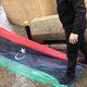 اهانة العلم الليبي في لبنان - تويتر