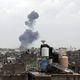 الدخان يتصاعد إثر قصف القوات الإسرائيلية لمواقع بغزة - ا ف ب