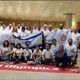 اللاعبون الإسرائيليون لدى وصولهم مطار أبو ظبي- الخارجية الإسرائيلية عبر تويتر